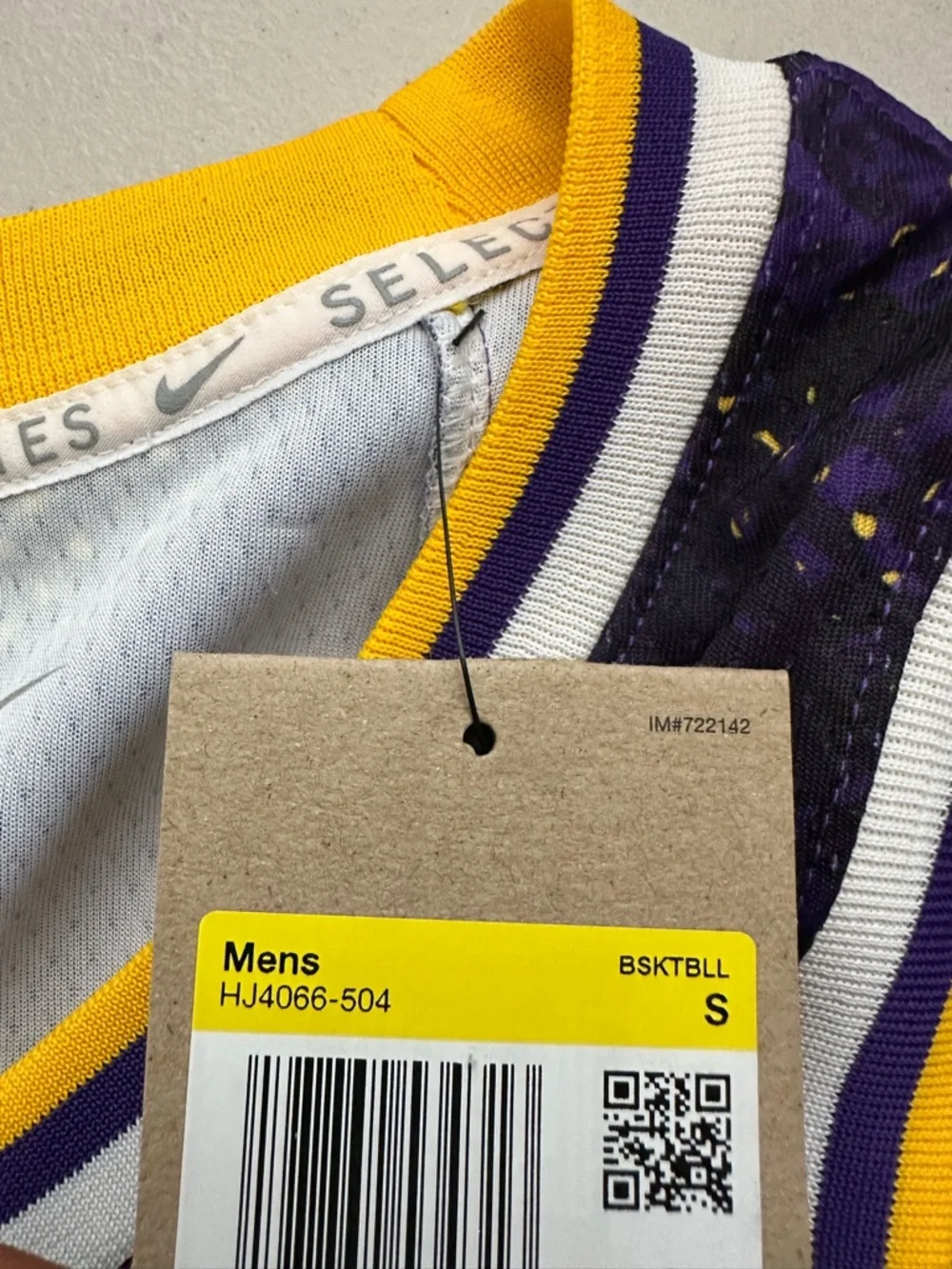 Los Angeles Lakers LeBron James Nike Jersey Select Series Showtime Size 40 Small